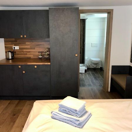 מצינגן City Apartments, Outlet 100 Meter מראה חיצוני תמונה